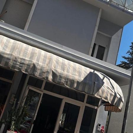 Hotel Due Gemelle Rimini Esterno foto