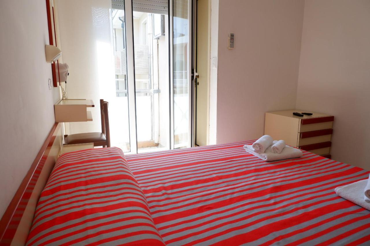 Hotel Due Gemelle Rimini Esterno foto