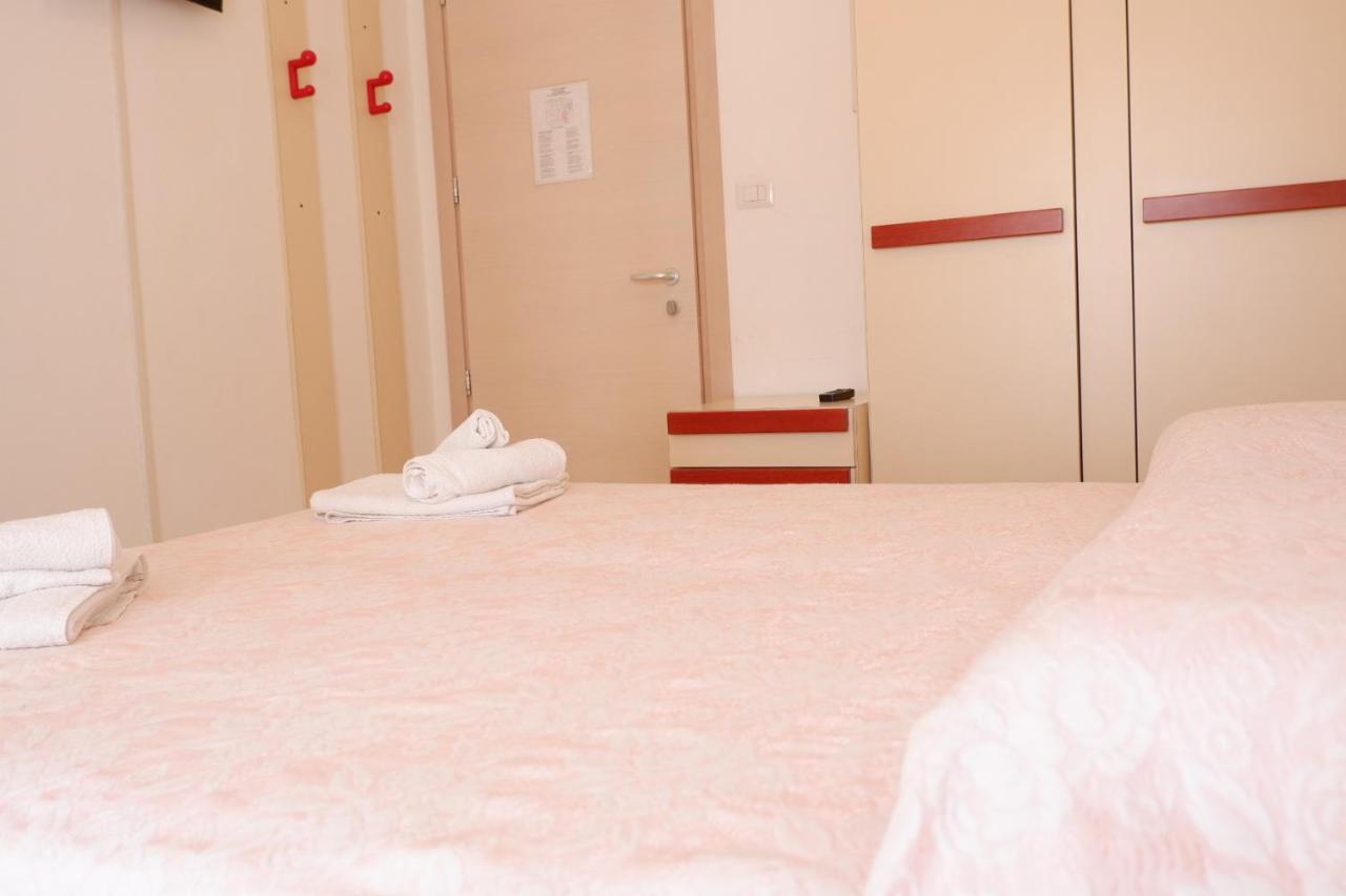 Hotel Due Gemelle Rimini Esterno foto