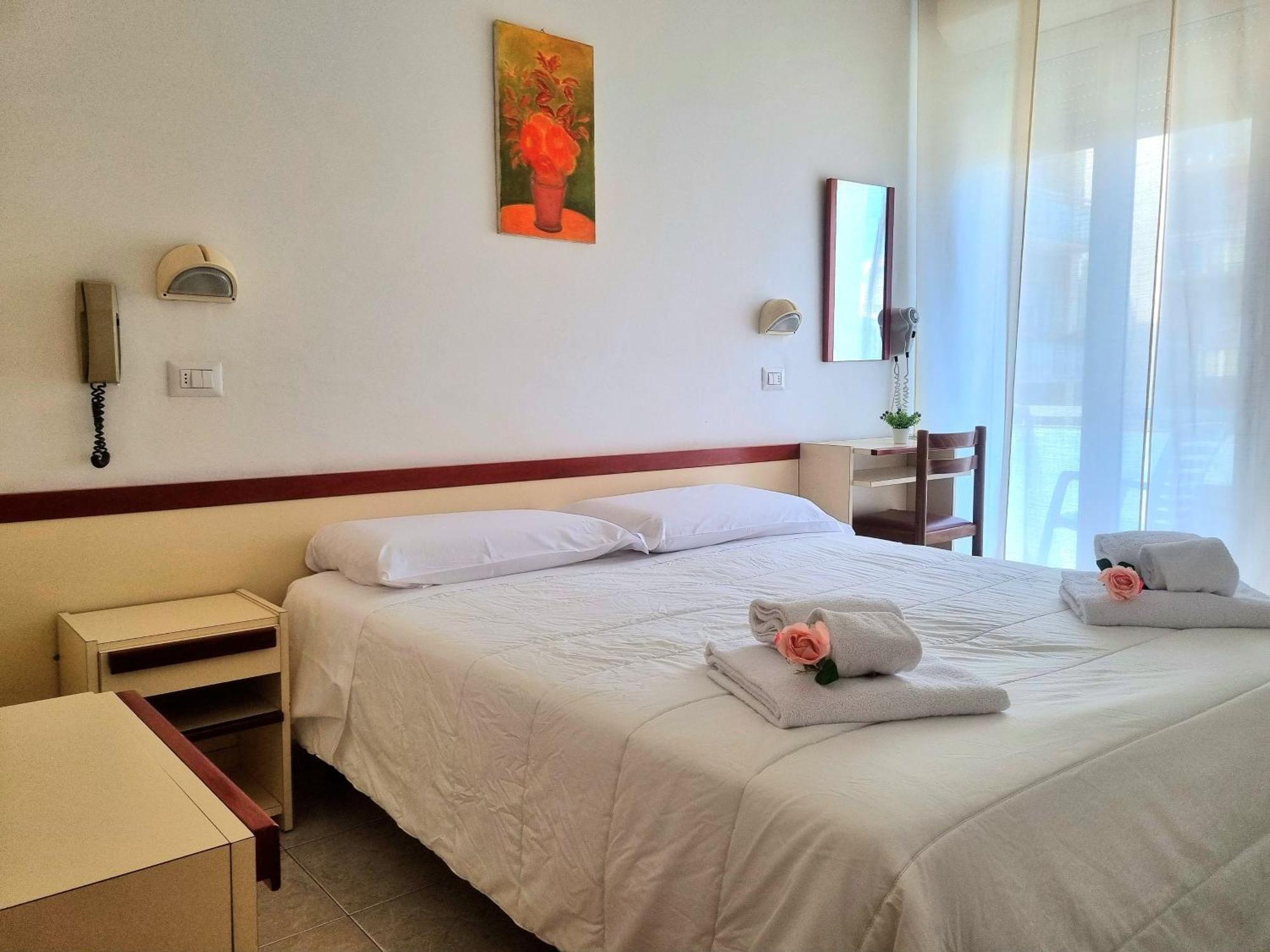 Hotel Due Gemelle Rimini Esterno foto